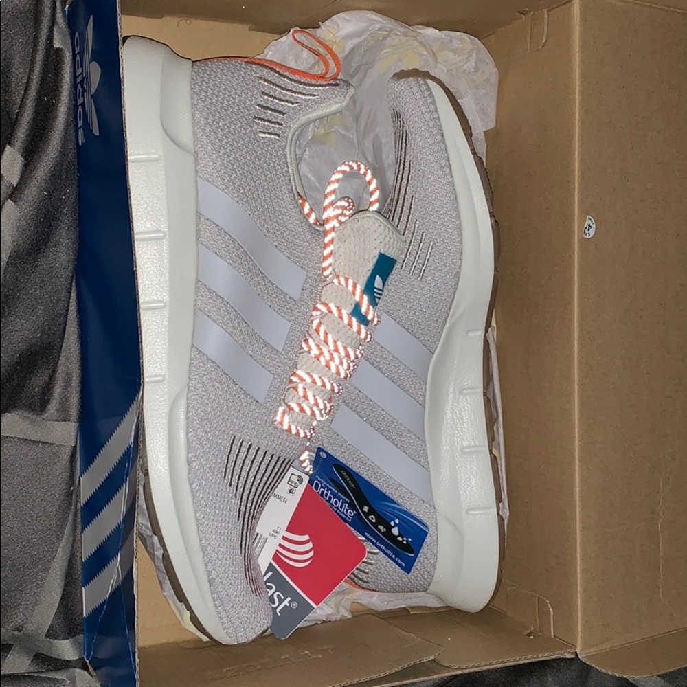 Adidas Swift Run Summer SIZE: 11.5
